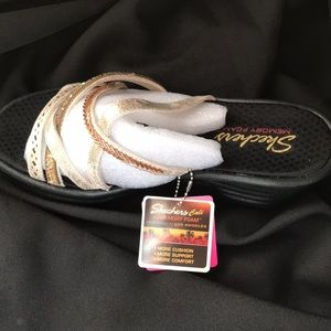 Sketchers Cali w/ memory foam-wide fit. Size 8